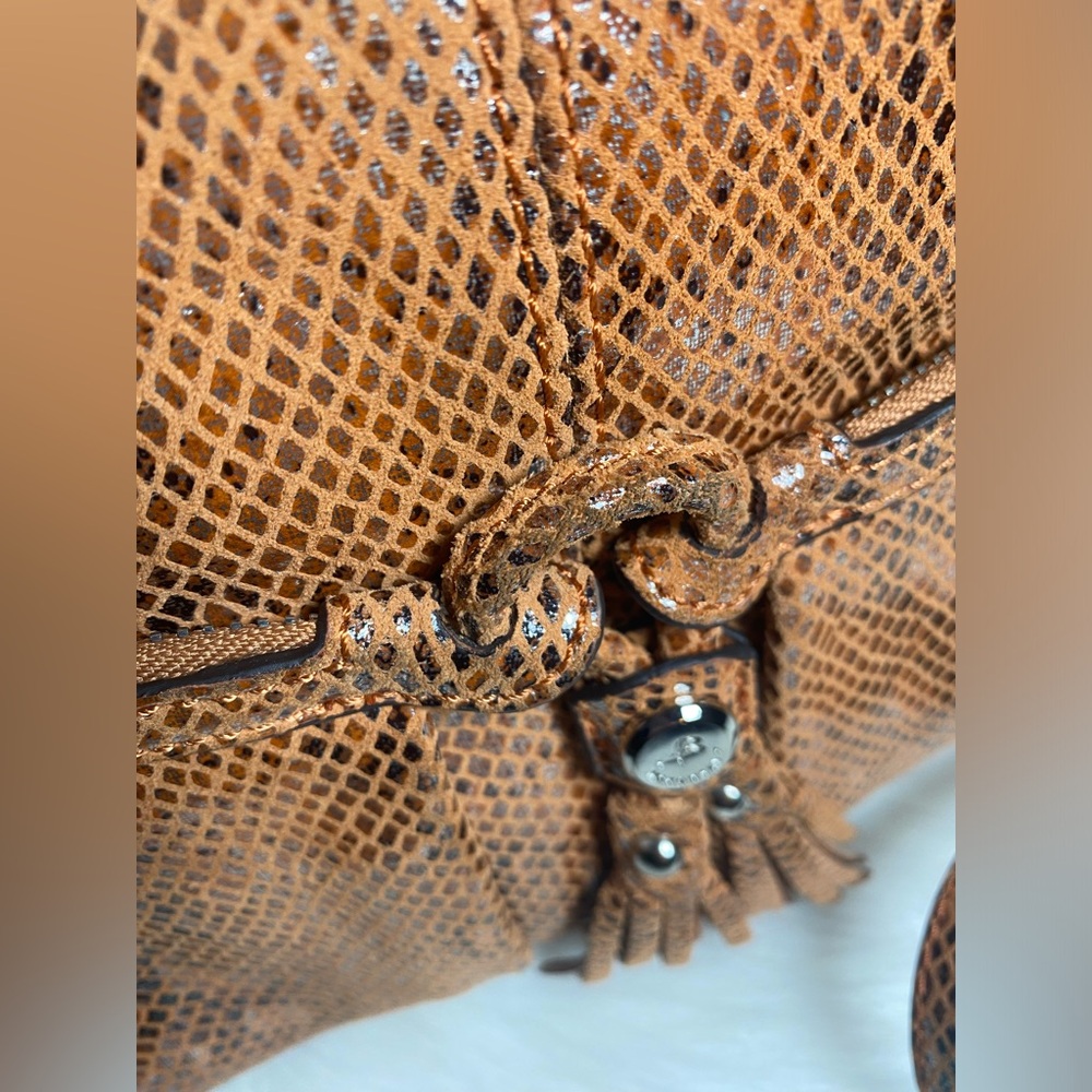 B Makowsky Reptile Print Leather Purse Tassels - Picture 14 of 16